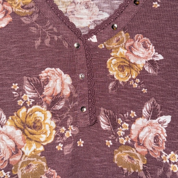 NEW! Maurices Pink Mauve Floral Print Lace Detail V-Neck Long Sleeve Henley Top - Picture 8 of 16